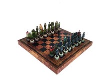 Deuxième Guerre Mondiale: Peint à la Main Set D'Échecs Avec Échiquier + Boîte +