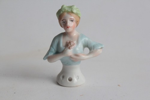 Demi figurine porcelaine femme - demi,