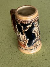 Bock chope à bière grès décoré Manneken Pis Bruxelles Belgique collection