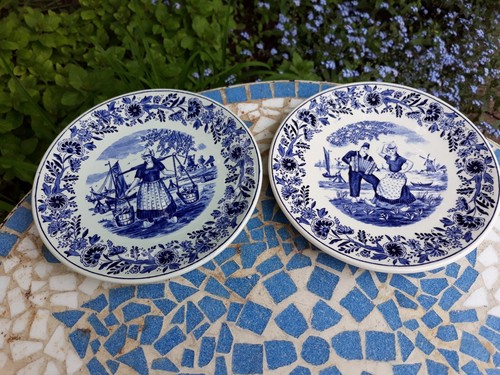 Lot assiettes accrocher - assiettes,