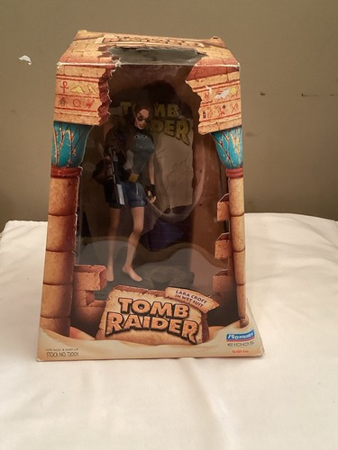 Playmates tomb raider lara - playmates,
