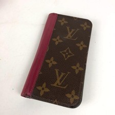 LOUIS VUITTON Monogram iPhone Case in Wine. 