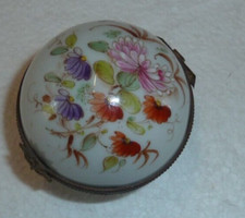 belle boite ronde à motif de