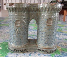 les tours du château de Cognac en grès de Denbac à Vierzon