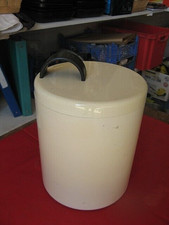 ++"516.10"   SEAU A GLACON TOUT EN PLASTIQUE VINTAGE MADE IN ITALIE MARQUE TATAY