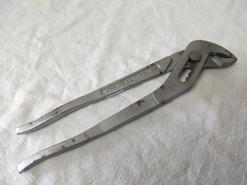 Outil main pince multiprise - outil,
