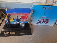 Tuk tuk taxi bangkok , avec sa boite