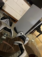 console de jeux  PlayStation 5 Digital Edition + 2 Manettes