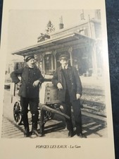 76-FORGES LES EAUX". Seine maritime." LA GARE ". Pas d'écriture". vers1910".