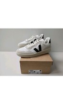 Paire de basket VEJA "V-90