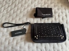 Pochette Clap M en daim noir