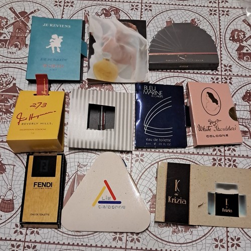 Lot echantillons parfum - 10,