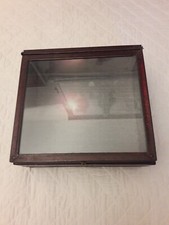 ANCIENNE BOITE A BISCUITS DELACRE SERVANT DE VITRINE