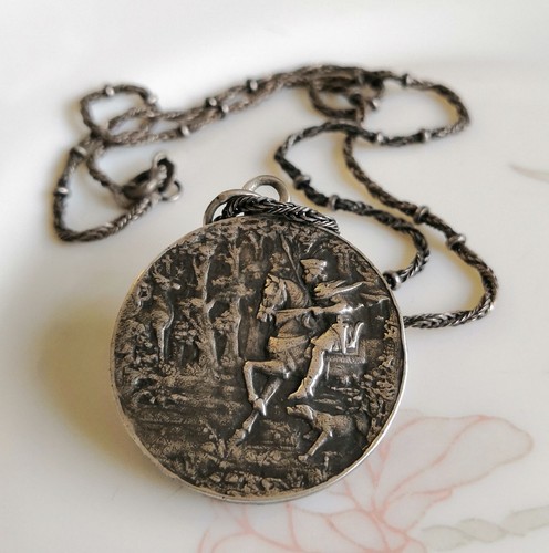 Tres rare médaille pendentif - tres,