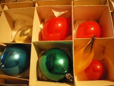 un lot de 7 boules de noel