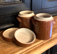 Lot de 2 petits pots en grés marron 9,7 cm H x 7,6 de diamètre sel et poivre