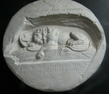 PLATE LOCKET recumbant lion british spear sheild plaster plate