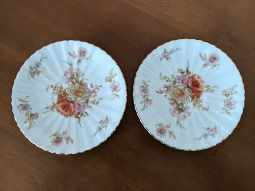 Deux soucoupes mini - , ou