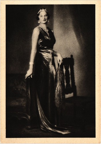 Cpa la reine - s.m.la, astrid