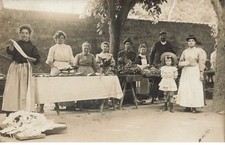 Photo Card to Locate - Bread and Vegetable Sale - Scale