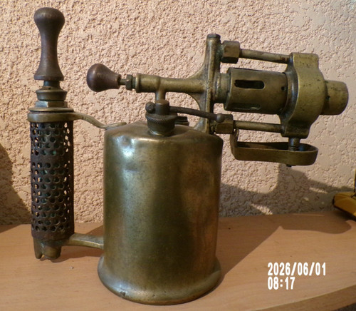 Ancienne lampe a souder - lampe,