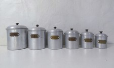 anciens pots à épices