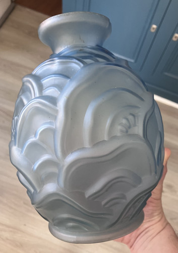 Joli vase verre moulé - vase, bleu