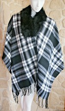 Cape noire et blanche avec fausse fourrure neuve (sg)