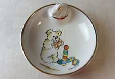 Ancienne assiette chauffante, décor ourson, en porcelaine