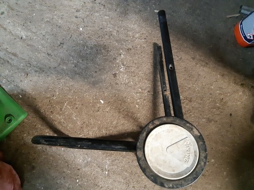 Support roues broyeur de - et,