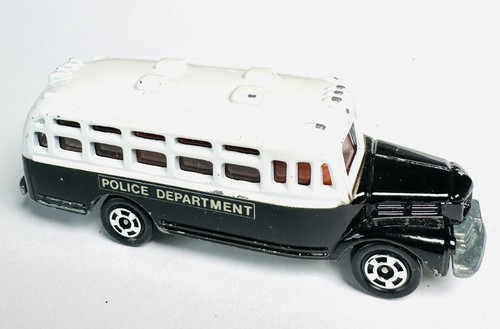 Tomica isuzu bonnet police - tomica,