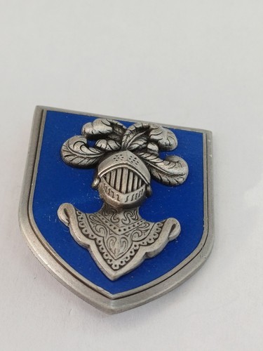 Badge broche insigne - badge,