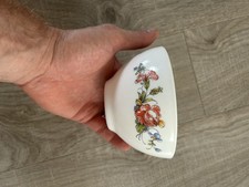 ARCOPAL * RONSARD * BOL diam 13 cm haut 7 cm fleurs rouges VINTAGE