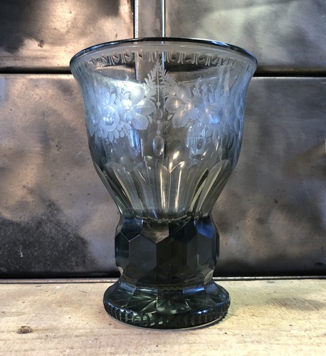Vase cristal taillé - taillé, gravé
