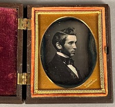1/9 PLATE DAGUERREOTYPE OF HANDSOME YOUNG MAN, BY HOLMES, 289 BROADWAY, NY