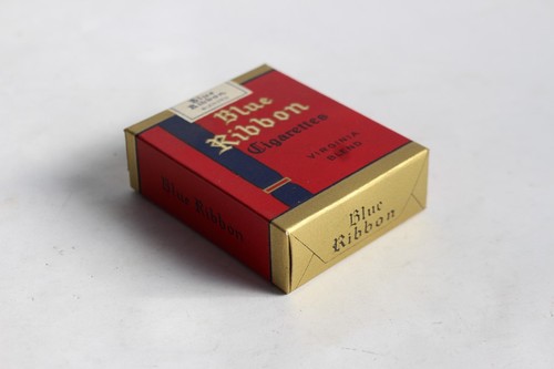 Boîte cigarettes blue - à,