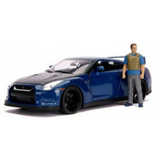 Nissan GT-R 2009 with figure