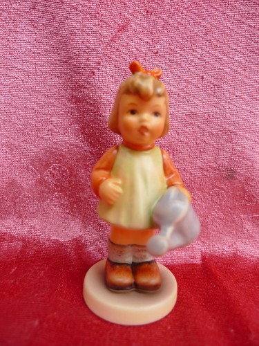 Belle figurine porcelaine - belle,