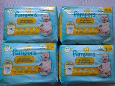 Lot 140 couches pampers