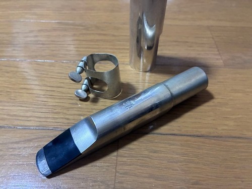 Embouchure saxophone - embouchure,