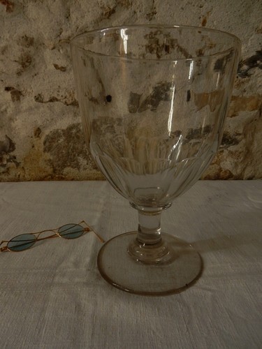 Tres grand verre - de, fete