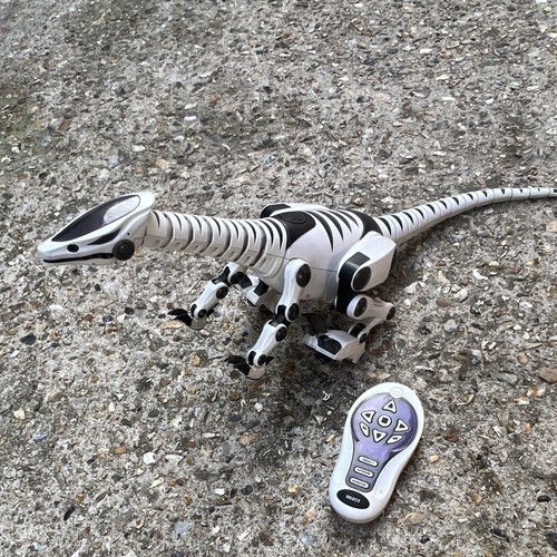 Robot dinosaure radiocommandé
