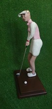 sculpture golfeuse sur socle en grès