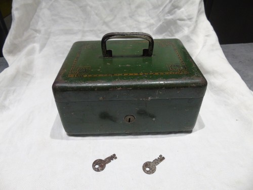 Ancien petit coffre - , fort