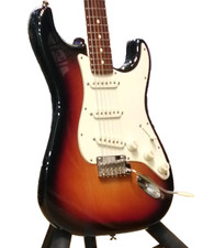 [Fender] Guitare électrique American Standard Stratocaster 3 Tone Sunburst US...