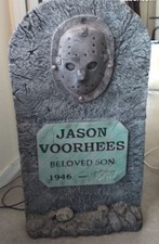 Vendredi 13 Pierre Tombale