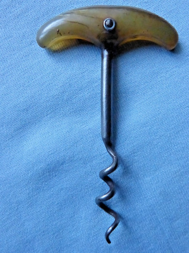 Ancien tire bouchon manche