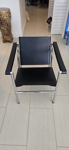 Vintage lounge chair lc1 - chair, le