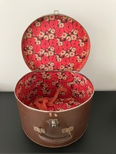 BOITE A CHAPEAU ANCIENNE EN CARTON FAÇON CUIR