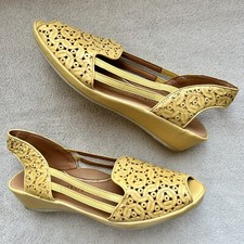 L’amour Des Pieds Bainya Gold Mustard Yellow Leather Wedge Heel Sandal Women 8.5